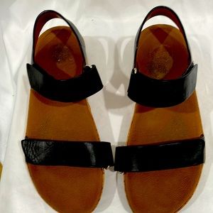 very comfortable sandals size 8 used good condition